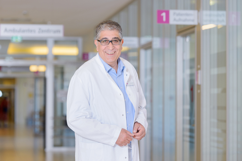 M.D. Doraid Mouarrawy, Oberarzt in den Kliniken für Gynäkologie und für Geburtshilfe am Klinikum Bremerhaven-Reinkenheide (Foto: Antje Schimanke)