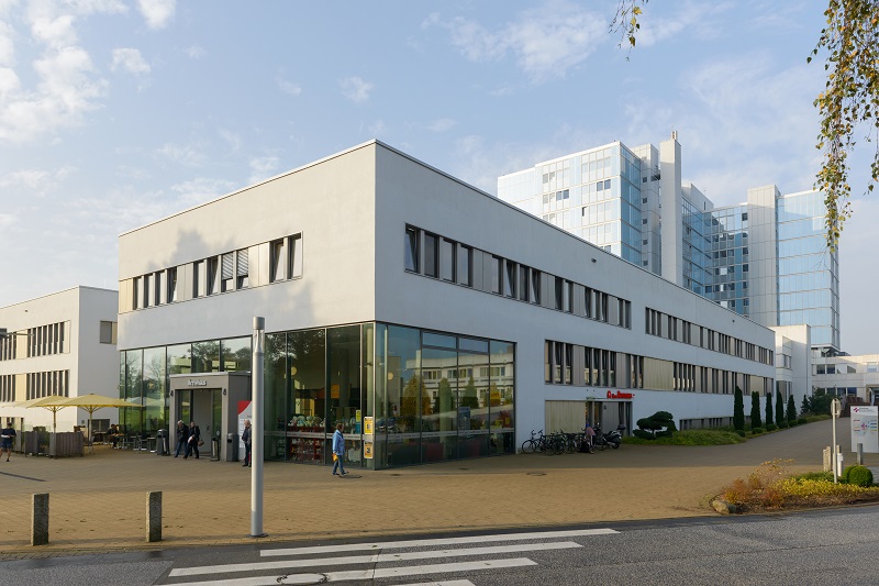 Außenansicht von Ärztehaus und Klinikum Bremerhaven-Reinkenheide; verlinkt zur Seite 'Transplantationsbeauftragter'