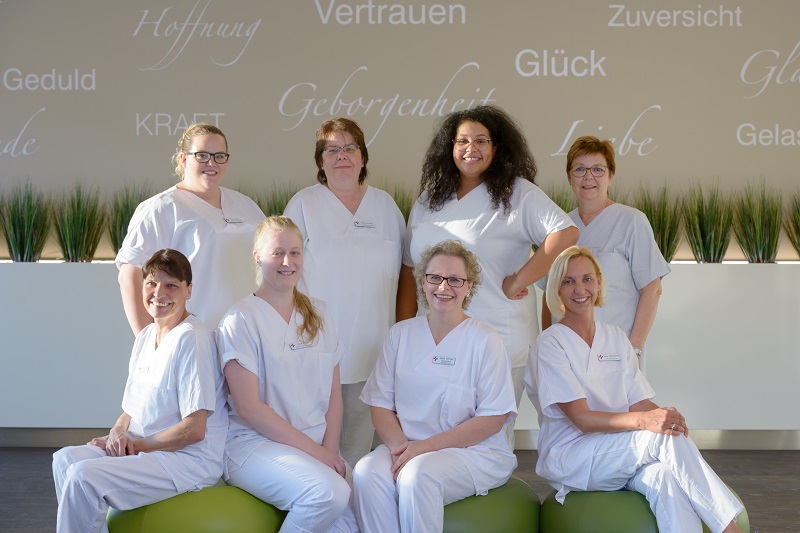 Gruppenfoto vom Team der Station 10A - Klinik für Gastroenterologie, Pneumologie, Onkologie, Diabetologie am Klinikum Bremerhaven-Reinkenheide (Foto: Schimanke)