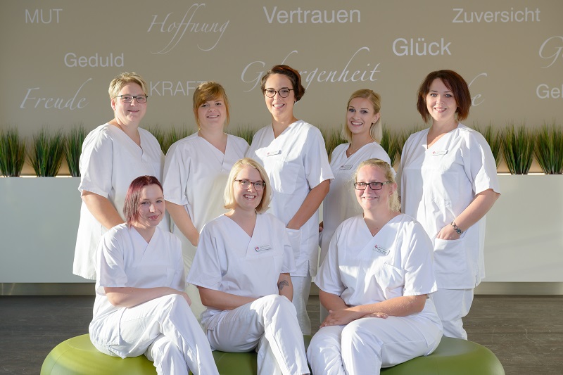 Gruppenfoto vom Team der Station 10B - Klinik für Gastroenterologie, Pneumologie, Onkologie, Diabetologie am Klinikum Bremerhaven-Reinkenheide (Foto: Schimanke)