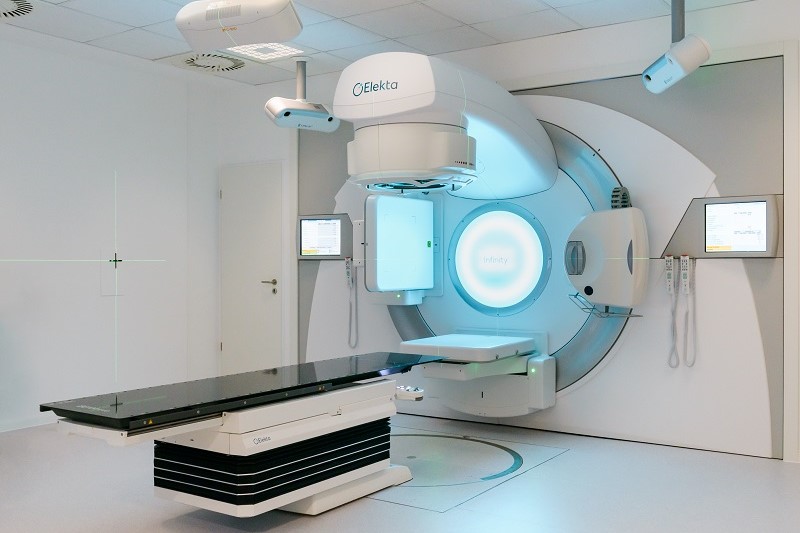Linearbeschleungier der Radio-Onkologie am Klinikum-Bremerhaven-Reinkenheid; verlinkt zur 'Klinik für Radio-Onkologie'