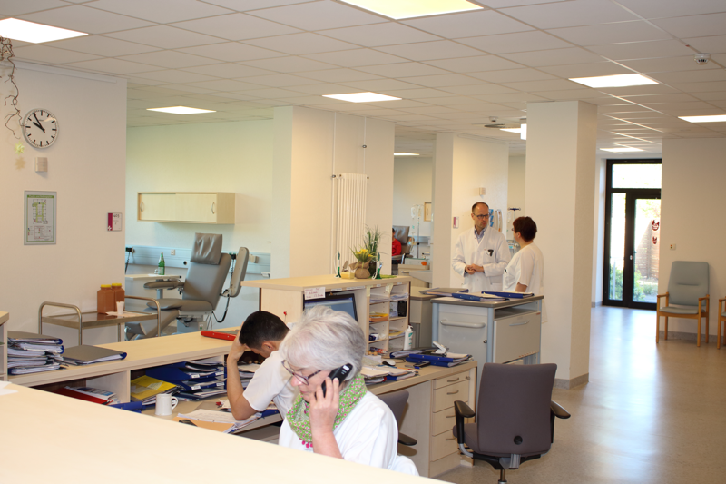 Tagesklinik-Empfangsbereich am Klinikum Bremerhaven-Reinkenheide, verlinkt zur Seite 'Tageskliniken'