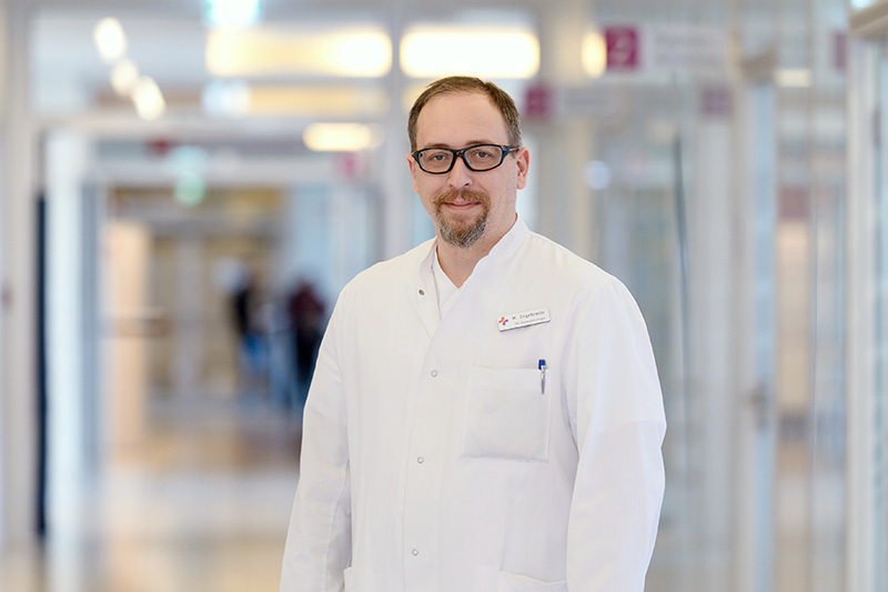 Marcus Engelbrecht, Oberarzt der Klinik für Allgemein-, Viszeral-, Thorax- und Gefäßchirurgie (Foto: Schimanke)