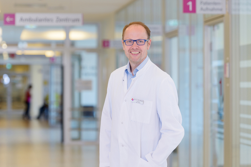 Prof. Dr. med. Martin Holtmann, Chefarzt in der Klinik für Gastroenterologie, Pneumologie, Onkologie und Diabetologie am Klinikum Bremerhaven-Reinkenheide (Foto: Antje Schimanke) Prof. Dr. med. Martin Holtmann, Chefarzt in der Klinik für Gastroenterologie, Pneumologie, Onkologie und Diabetologie am Klinikum Bremerhaven-Reinkenheide (Foto: Antje Schimanke)