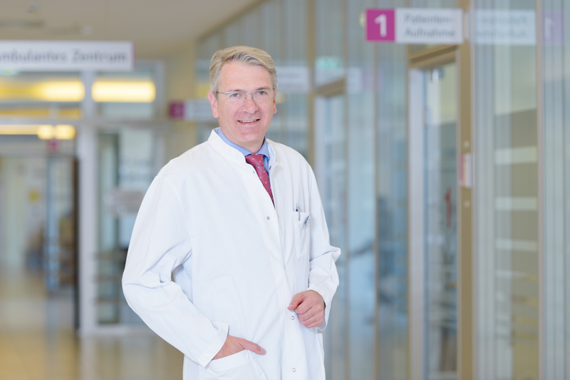 Prof. Dr. med. Tido Junghans, ehemaliger Chefarzt in der Klinik für Allgemein-, Viszeral-, Thorax- und Gefäßchirurgie am Klinikum Bremerhaven-Reinkenheide (Foto: Antje Schimanke)