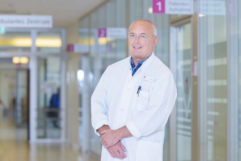 Dr. med. Siegfried Müller, Leitender Oberarzt in der Klinik für Neurochirurgie am Klinikum Bremerhaven-Reinkenheide (Foto: Antje Schimanke)