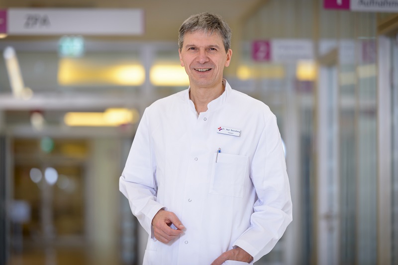 Dr. med. Axel Renneberg, Chefarzt der Klinik für Kinder- und Jugendmedizin am Klinikum Bremerhaven-Reinkenheide (Foto: Antje Schimanke)