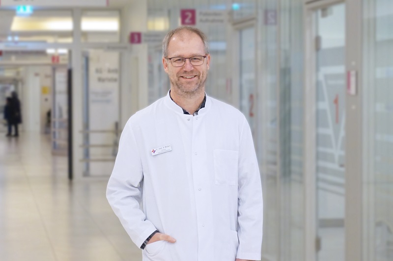 Dr. med. Bernd Wolters, ehemaliger Chefarzt des Instituts für Laboratoriums- und Transfusionsmedizin am Klinikum Bremerhaven-Reinkenheide (Foto: Antje Schimanke)