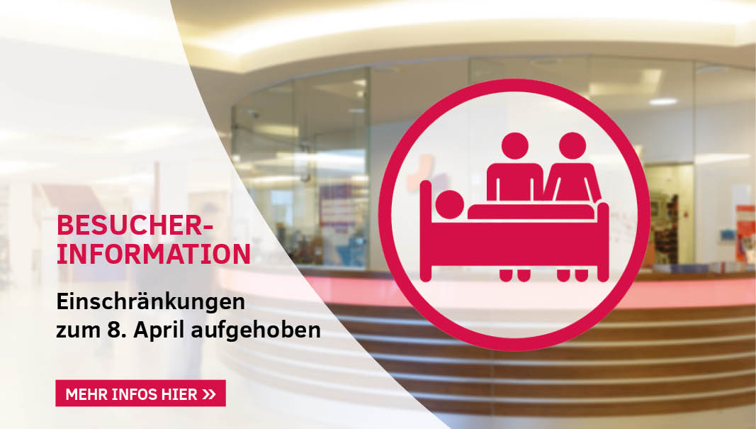 Foto Empfangstresen, Text: Besucherinformation: Einschränkungen zum 8. April aufgehoben. Mehr Infos hier.