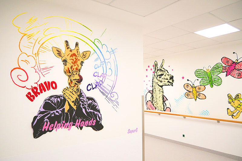 Wandbilder nach Kinderzeichnungen in der Kinderklinik am Klinikum Bremerhaven-Reinkenheide