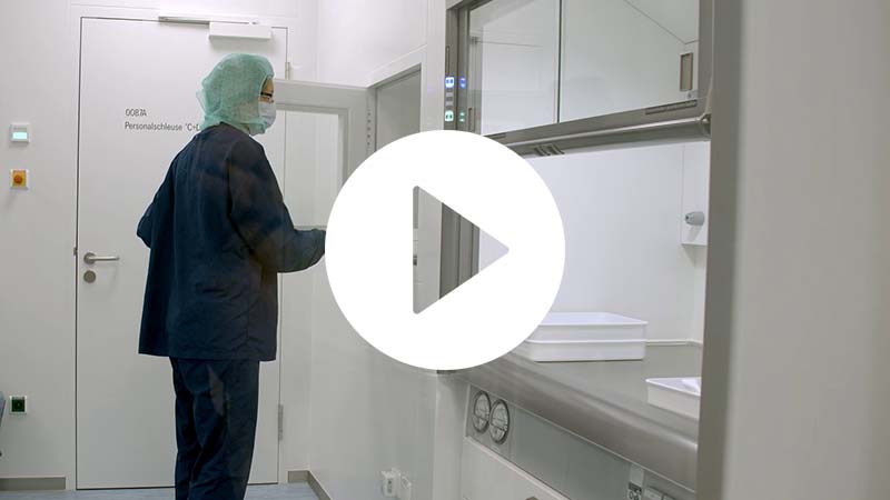 Vorschaubild mit Link zum Video "Herstellung von Medikamenten in der Krankenhausapotheke des KBR" auf YouTube in neuem Fenster
