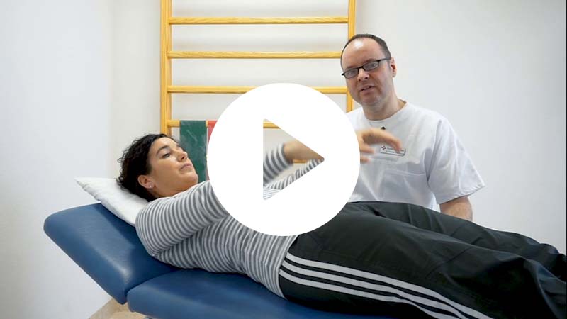 Vorschaubild mit Link zum Video "PhysioTV: Atemtherapie Teil 7, Atmung mit Armhebung" auf YouTube in neuem Fenster